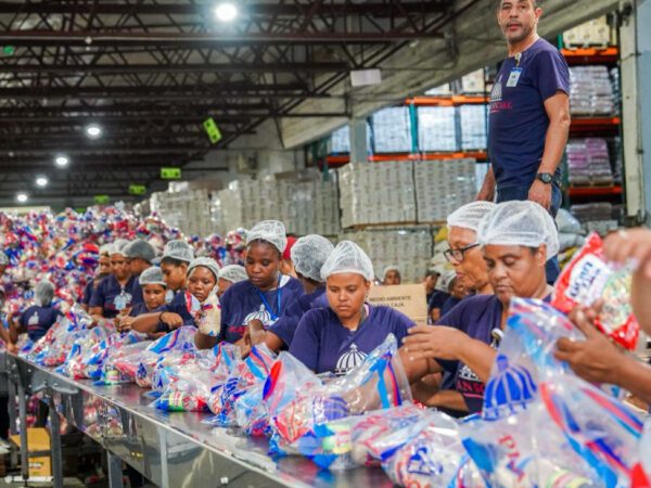 Retraso en la llegada de la ayuda del Plan Social a Santo Domingo Este contrasta con la acción de los Comedores Económicos