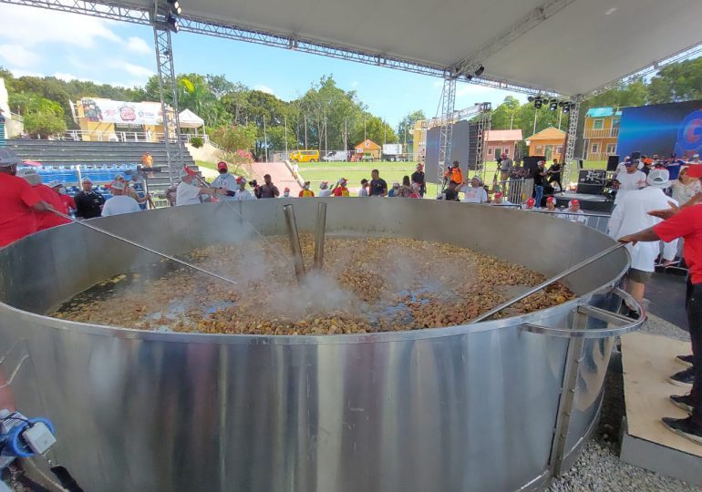 Elmin Noboa elogia iniciativa del sancocho más grande del mundo