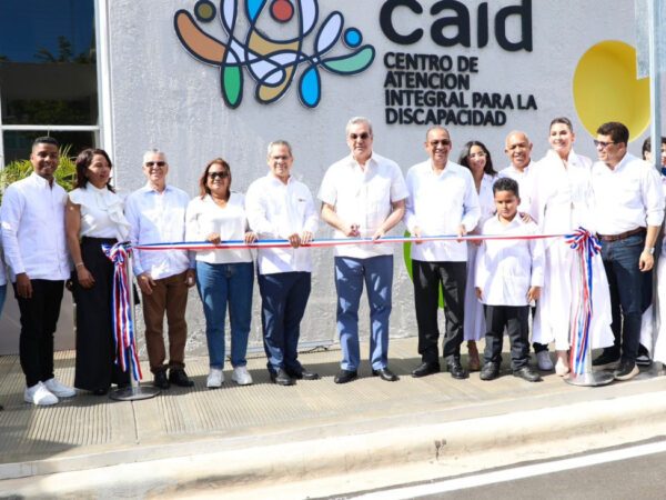 Presidente Abinader inaugura nuevo CAID en SDE