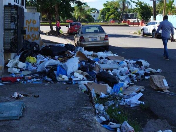 Santo Domingo Este sumido en la basura tras la derrota de Manuel Jiménez