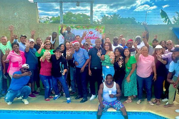 Ludwig Álvarez celebra tradicional encuentro navideño con su equipo político