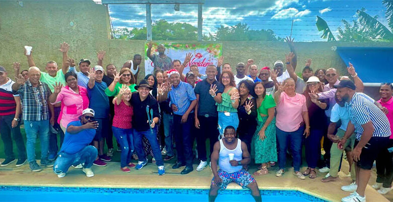 Ludwig Álvarez celebra tradicional encuentro navideño con su equipo político