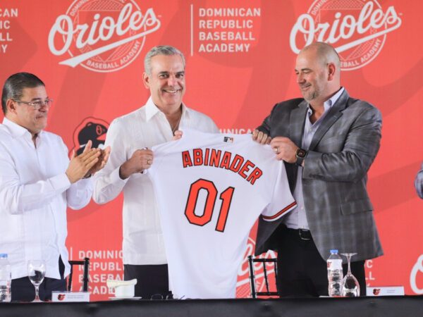 Presidente Abinader encabeza inauguración de nueva academia de los Orioles de Baltimore