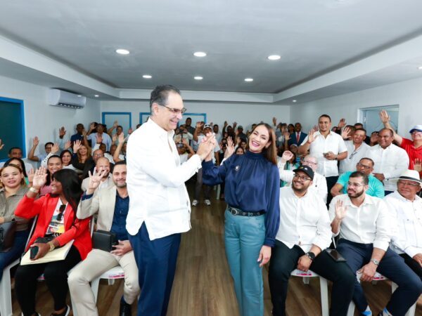 Sector Externo juramenta a la comunicadora Wanda Sánchez