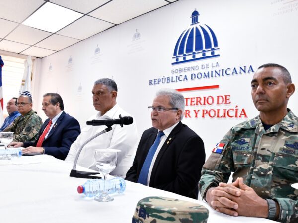 Militares y policías retirados serán incorporados al servicio de vigilancia en los hospitales