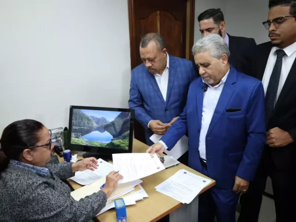 PLD recusa a jueza de la JCE por presuntos vínculos con candidato alcalde del PRM