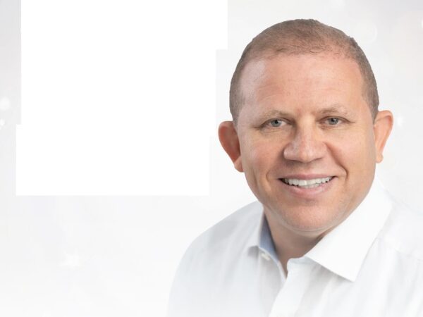 Diputado Rafael Castillo denuncia irregularidades en centro de votación