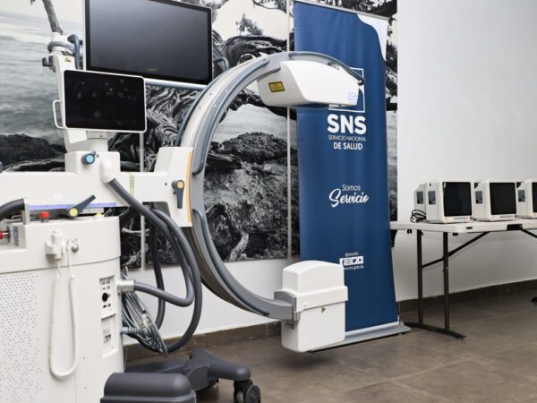 SNS entrega equipos a hospitales