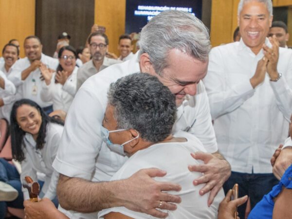 Presidente Abinader inaugurará 8 obras, entregará 800 títulos de propiedad y nuevos apartamentos