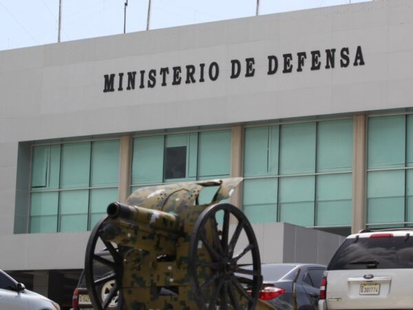 Ministerio de Defensa sigue respaldando evacuaciones en Haití