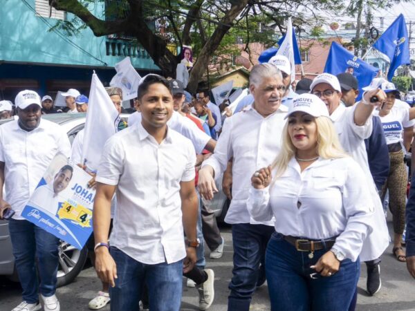 Candidato a diputado del PRD, Johan Olivares gana popularidad entre la juventud de SDE