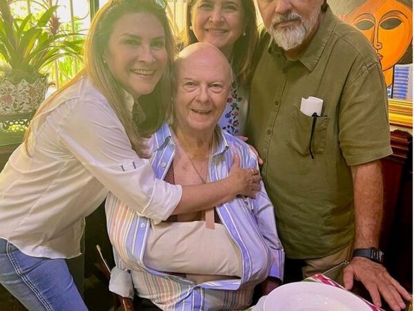 Hipólito Mejía sufre caída y fractura no desplazada en su antebrazo derecho