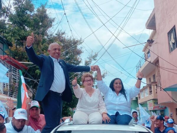 Diputado Bertico Santana respalda candidatura de Magaly Segura
