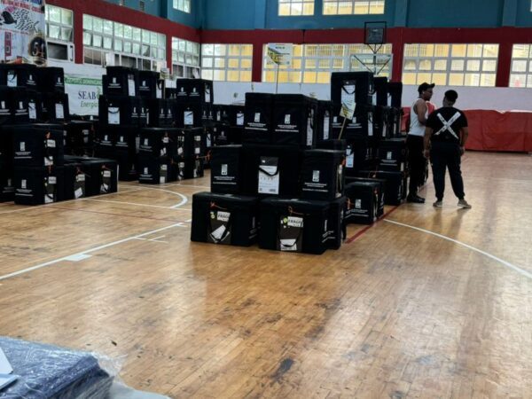 JCE entrega materiales electorales en Santo Domingo Este