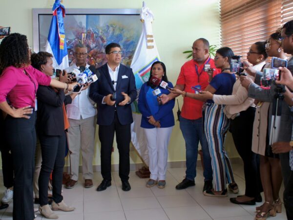 Alcalde Dío Astacio anuncia jornada de limpieza de imbornales y filtrantes en SDE