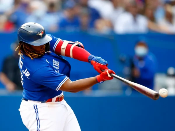 Guerrero y Bichette seguirían en Toronto