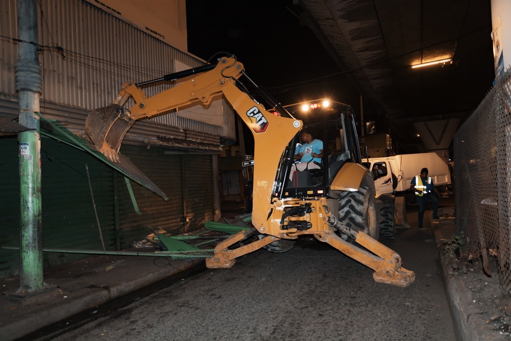 Alcaldía del Distrito Nacional recupera 1.4 kilómetros de aceras en la 27 de Febrero