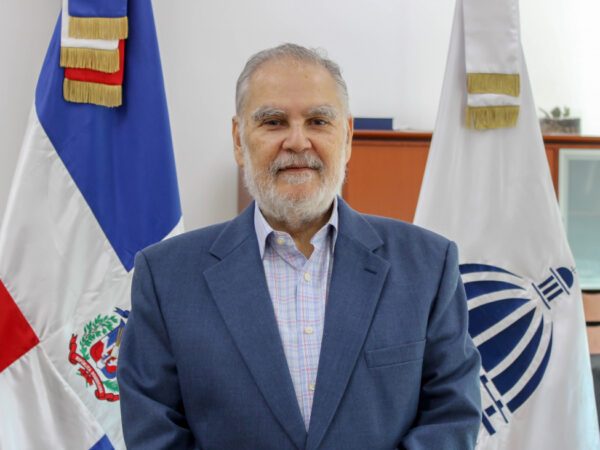 Presidente designa a Miguel Ceara Hatton como superintendente de Salud y Riesgos Laborales