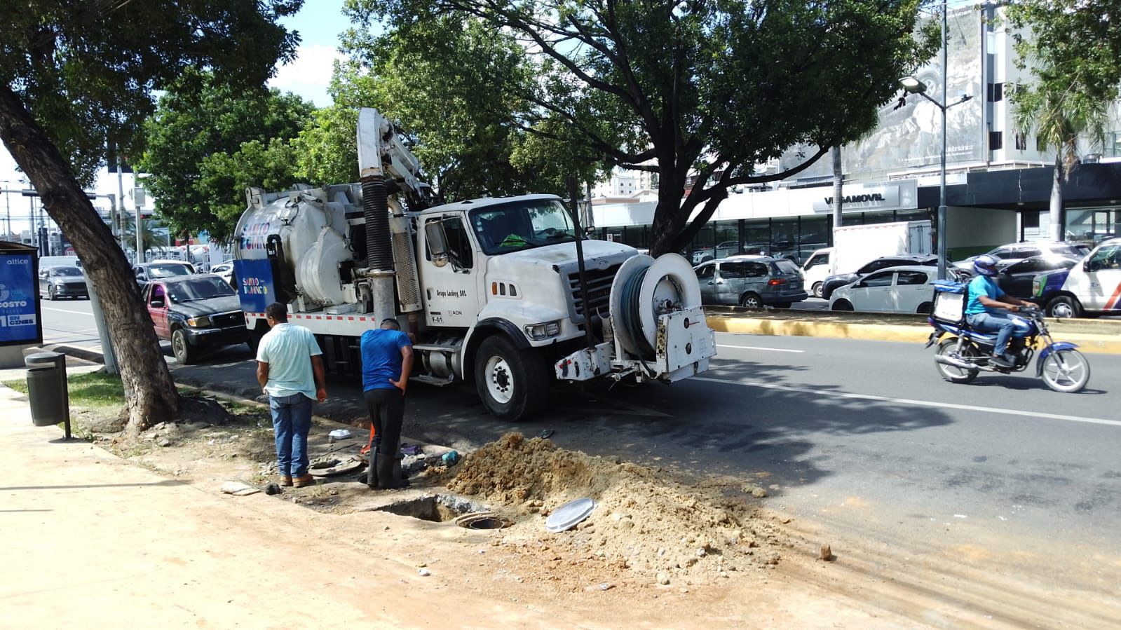 Alcaldía del Distrito Nacional despliega operativos de limpieza de filtrantes e imbornales