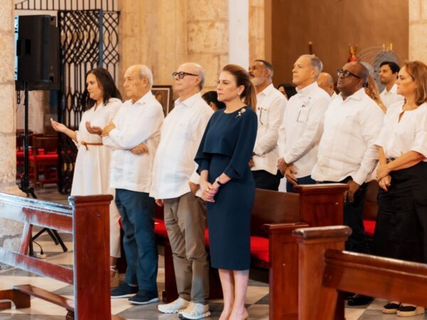 Carolina Mejía encabeza actos del 526 aniversario de la fundación de Santo Domingo