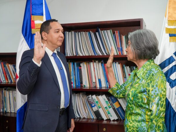 Jesús Andújar promete impulsar cambios para mejorar la educación preuniversitaria en el país