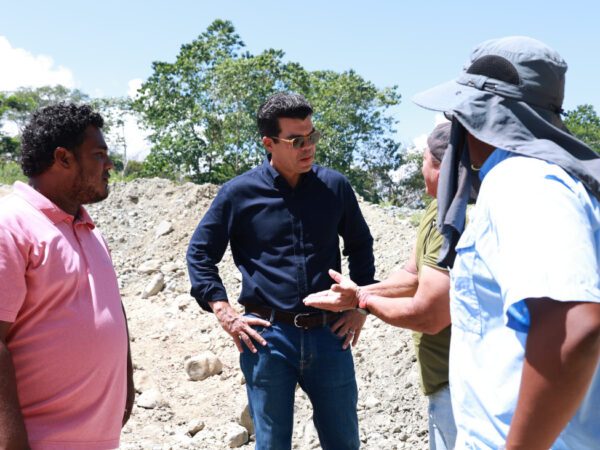 Director del INAPA supervisa trabajos de ampliación del acueducto de Villa Altagracia