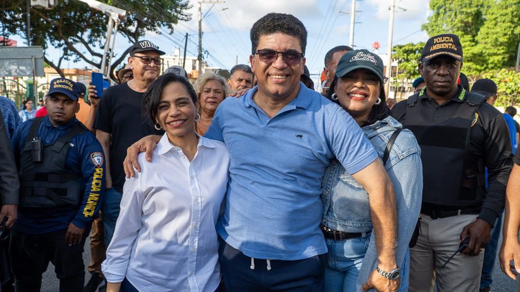 La avenida Venezuela se llena de vida en Santo Domingo Este