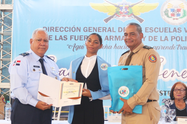 DIGEV gradúa a 7,374 estudiantes