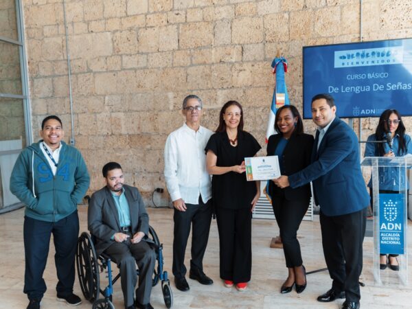Alcaldía del Distrito Nacional capacita a colaboradores en lengua de señas