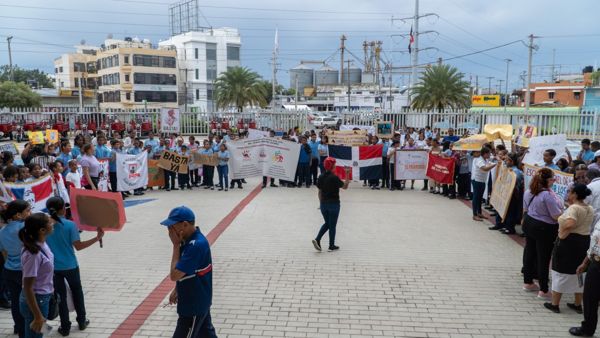 Ayuntamiento de Santo Domingo Este conmemora el Día Internacional de la No Violencia contra la Mujer