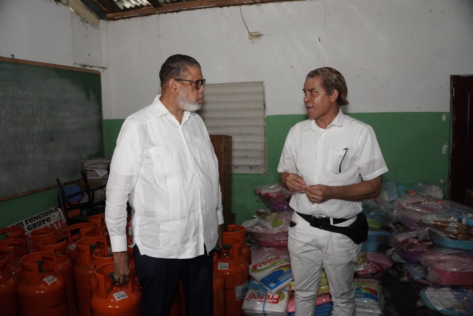 DGDC lleva jornada asistencial a la calle 42 de Capotillo