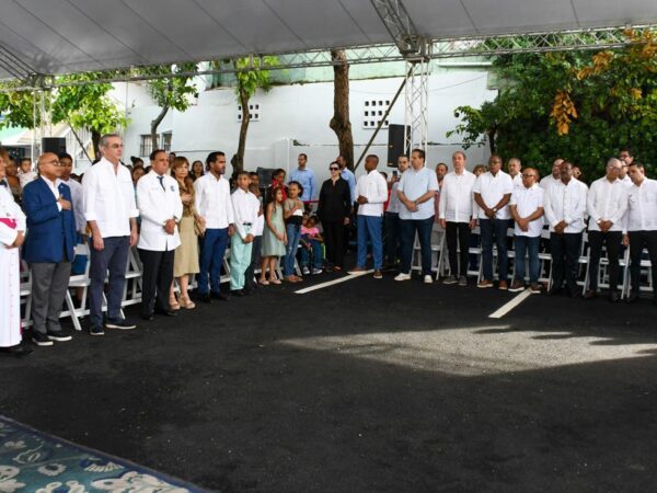 Doctor Cruz Jiminián reconoce trabajo de los Comedores Económicos