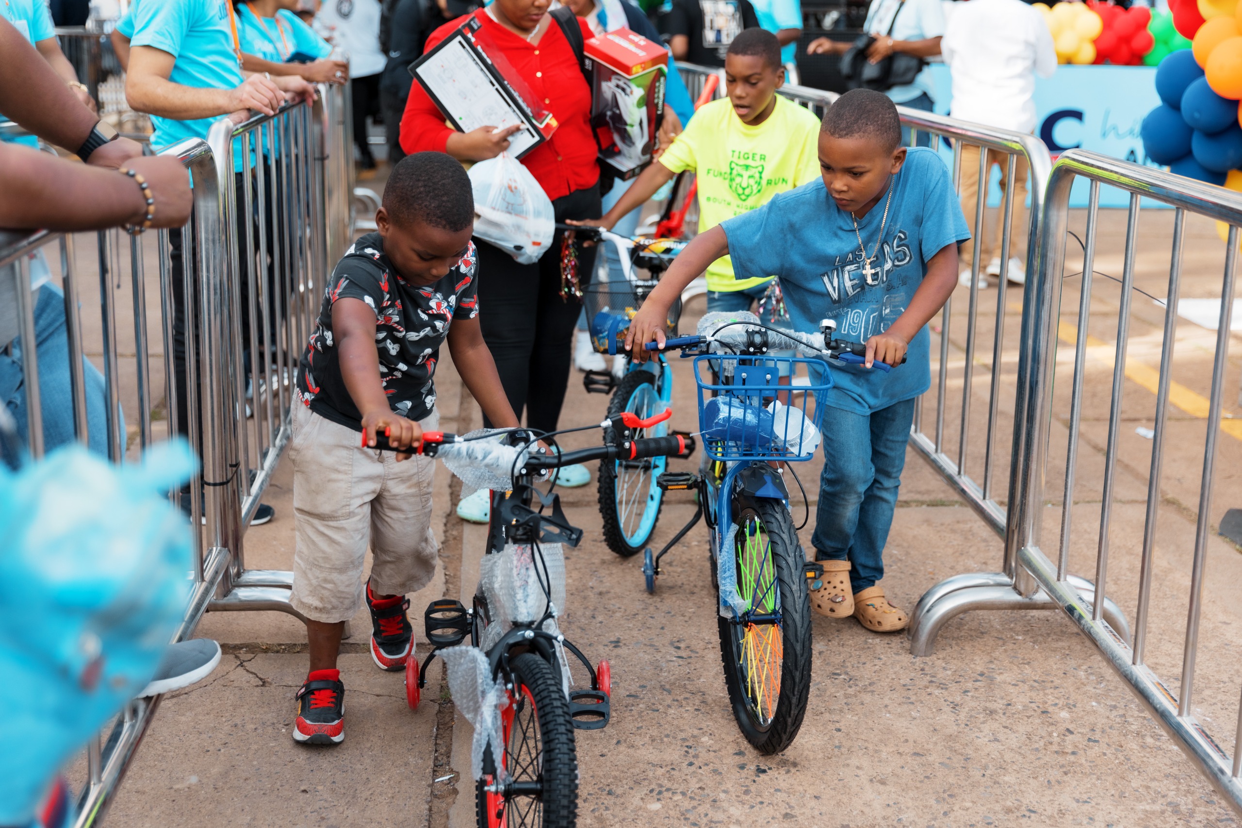 Alcaldía del Distrito Nacional recolecta millones de botellas plásticas
