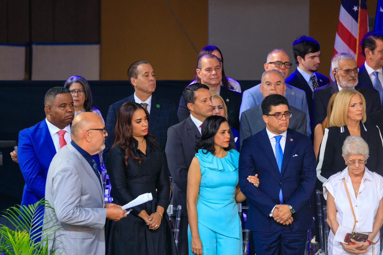 Dío Astacio participa en la juramentación del alcalde de San Juan, Puerto Rico