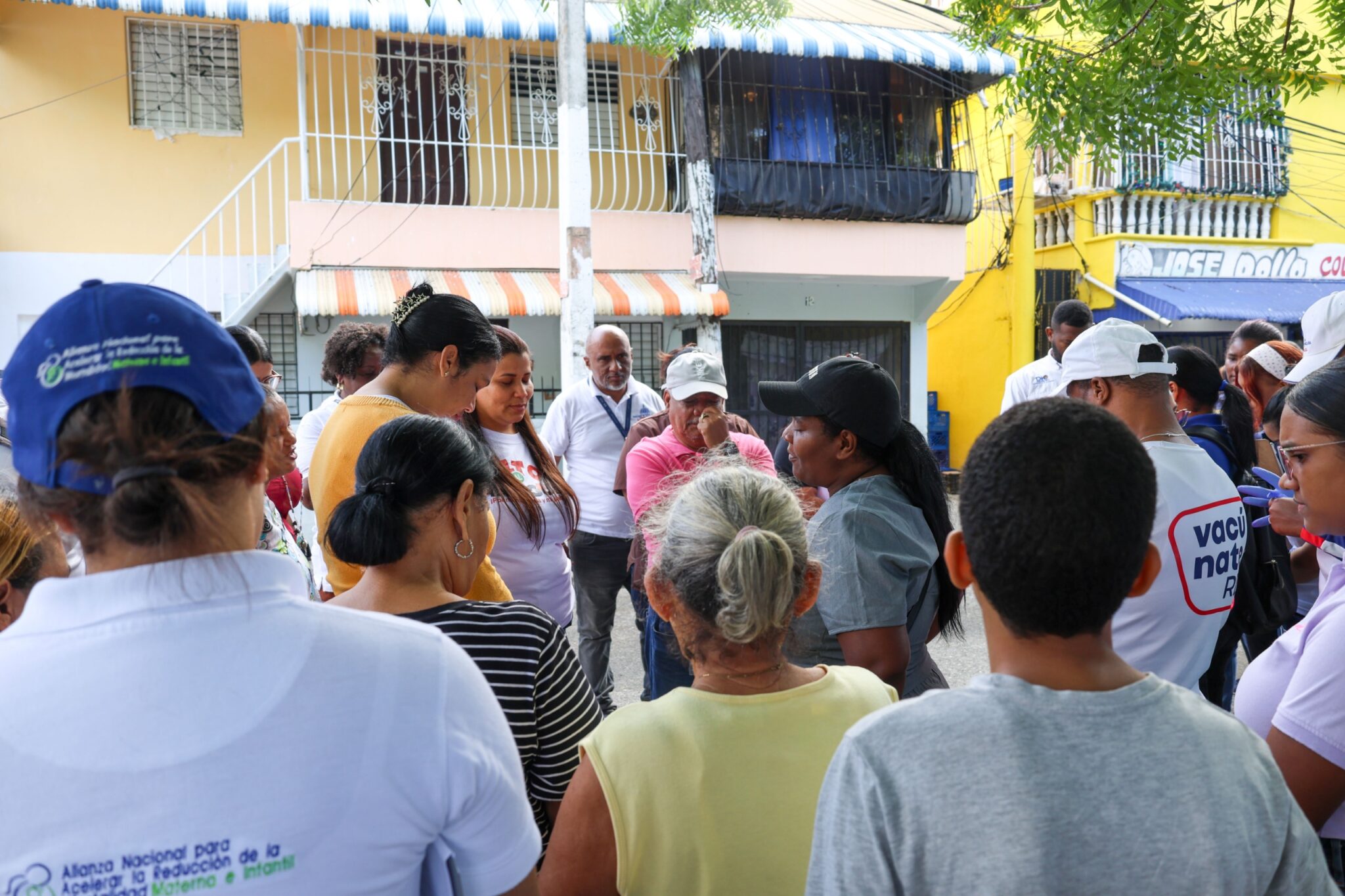 Ayuntamiento de Santo Domingo Este y Salud Pública realizan  jornada de prevención contra el dengue en Los Mameyes