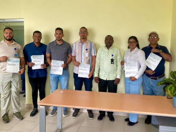 Ayuntamiento de Santo Domingo Este realiza pagos a contratistas de obras municipales