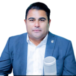 Arrecian ataques contra Carlos de Jesús