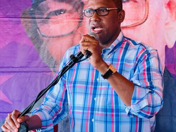 Alfredo Martínez desmiente rumores sobre su salida del PLD