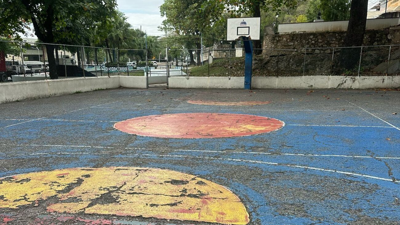 ADN, INEFI y MOPC inician remozamiento de la histórica cancha de Montesinos