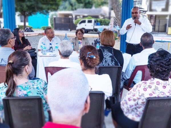 Ayuntamiento de Santo Domingo Este juramenta nueva junta de vecinos
