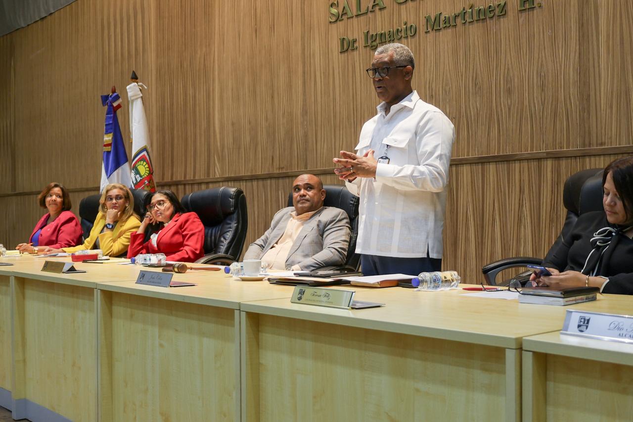 Regidores del Ayuntamiento de Santo Domingo Este aprueban proyecto de Marca Ciudad
