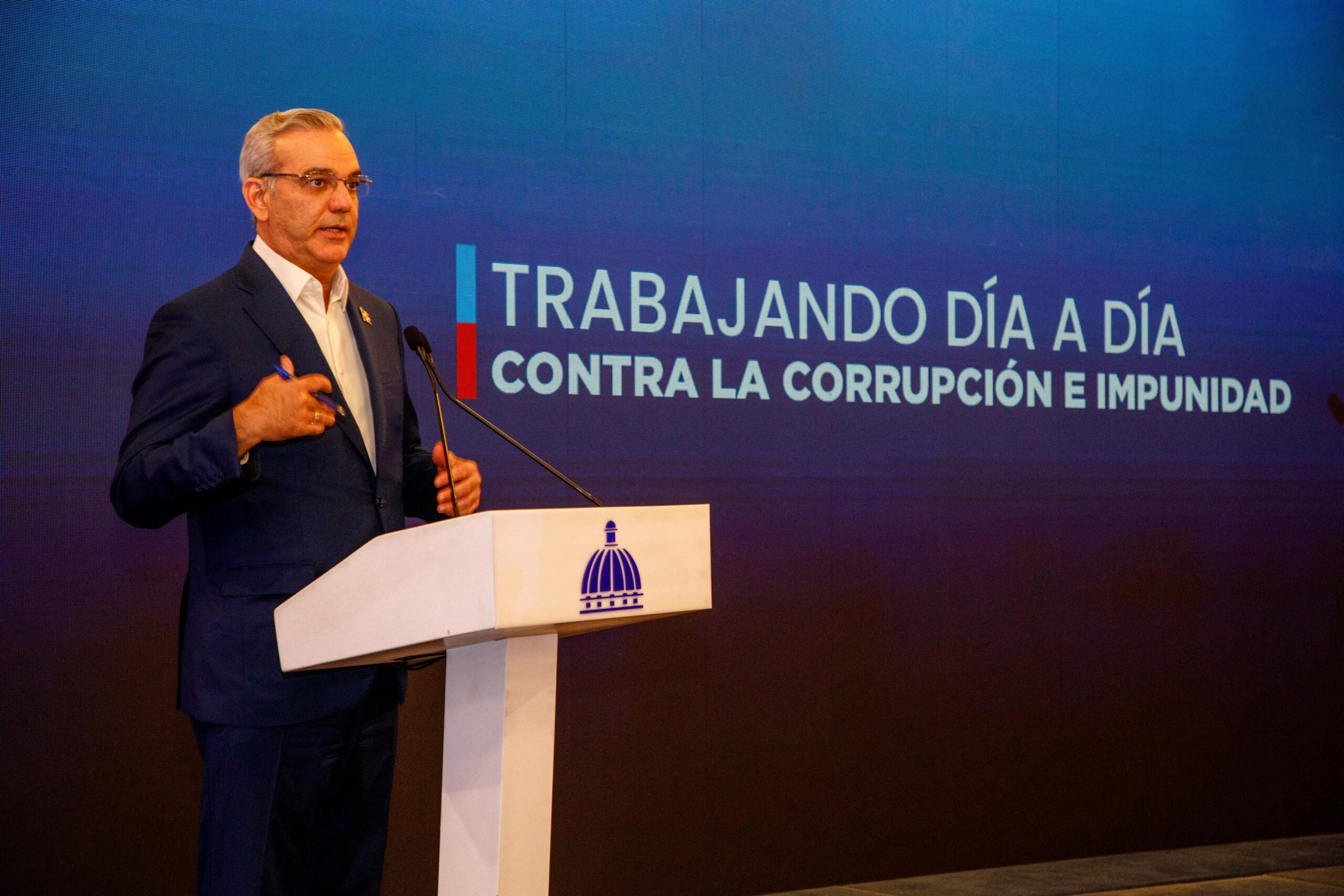 Presidente dice que la lucha por la transparencia es irrenunciable para el Gobierno