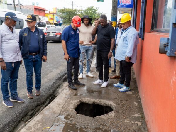 Ciudad Humana llama a no tirar basura para evitar inundaciones