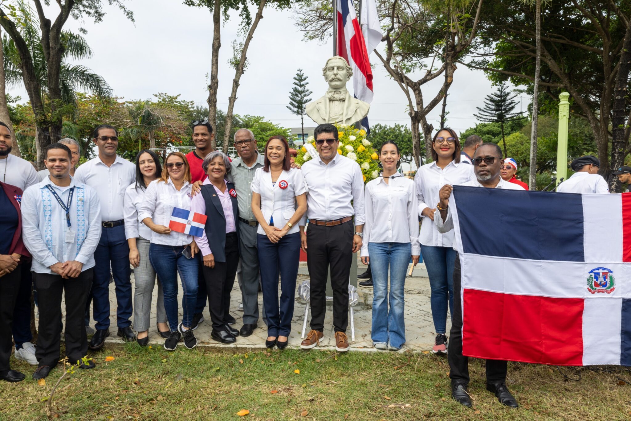Alcalde de Santo Domingo Este encabeza marcha patriótica