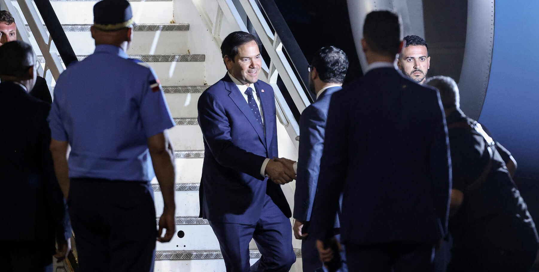 Izquierdistas dominicanos rechazan la presencia de Marco Rubio en el país