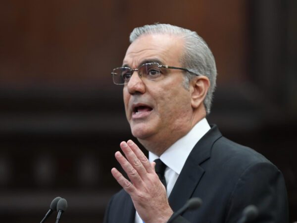 Presidente destaca avances en agua potable y saneamiento