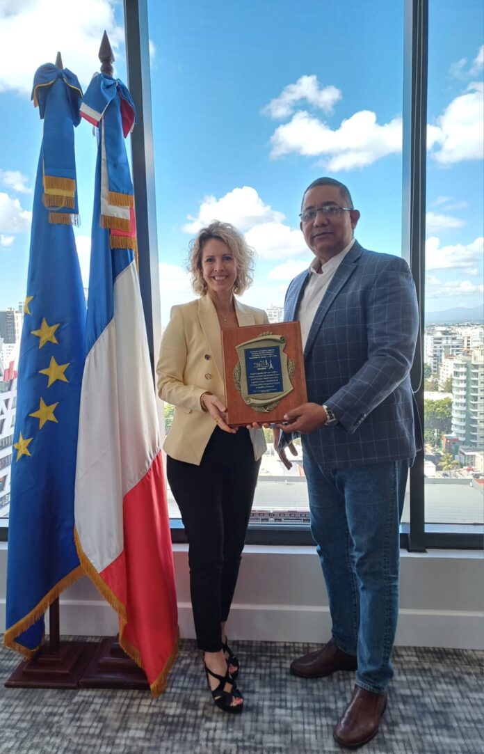 Embajadora de Francia recibe acreditación como país invitado de honor al ADN Bachata World Festival