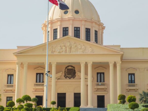 Presidencia guarda silencio ante el derroche de millones en PROMIPYME