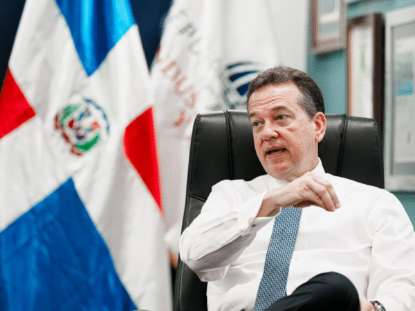 Ito Bisonó participará en diálogo sobre políticas públicas, comercio y democracia