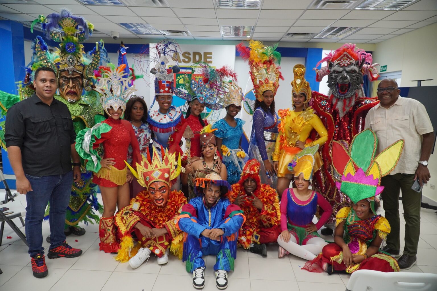 Ayuntamiento de Santo Domingo Este entrega premios a los ganadores del Desfile Cultural 2025